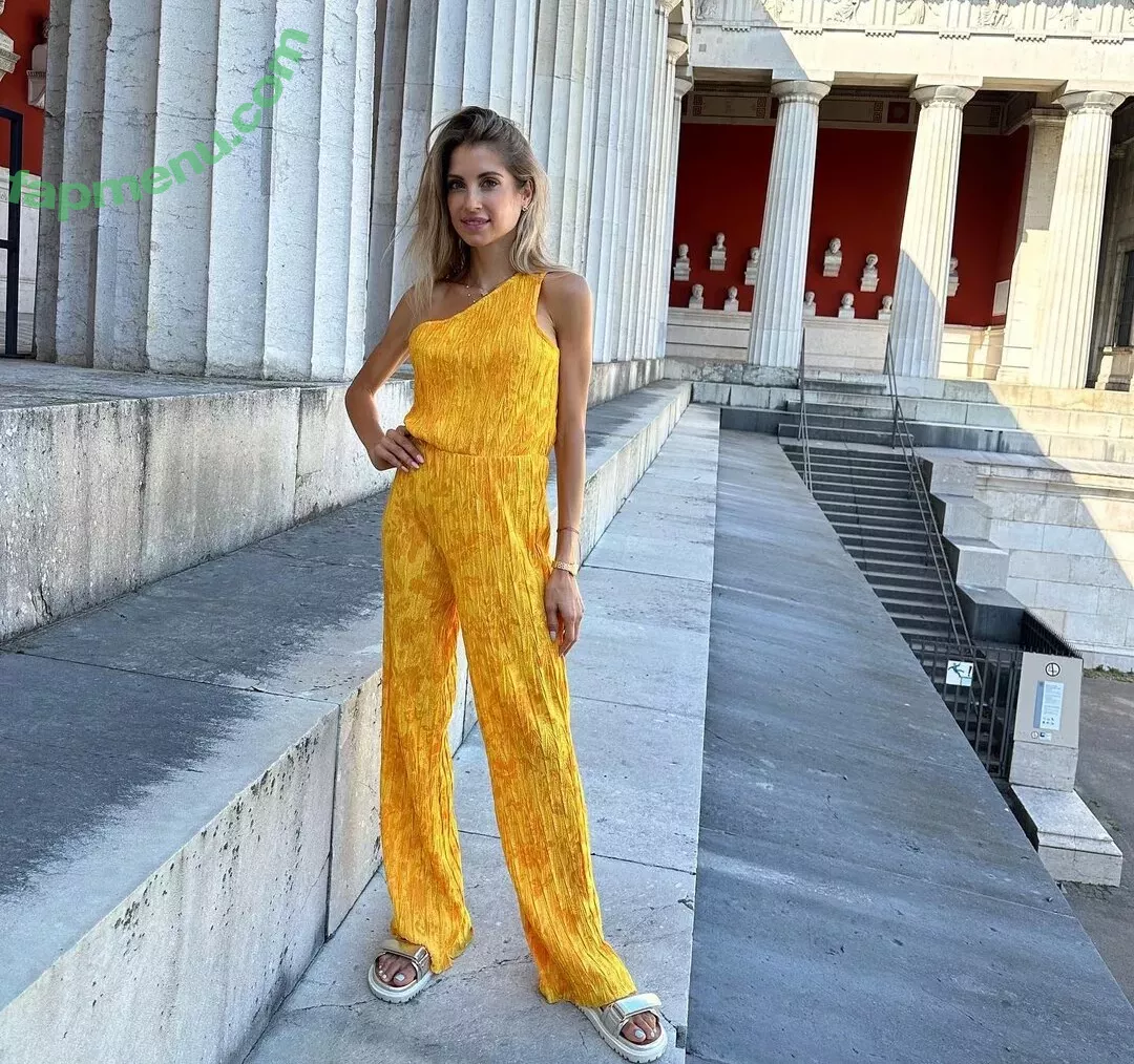 Cathy Hummels nude photo #0407 (cathy_hummels / cathyhummels)