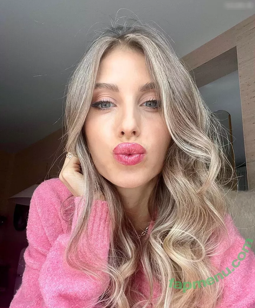 Cathy Hummels nude photo #0416 (cathy_hummels / cathyhummels)