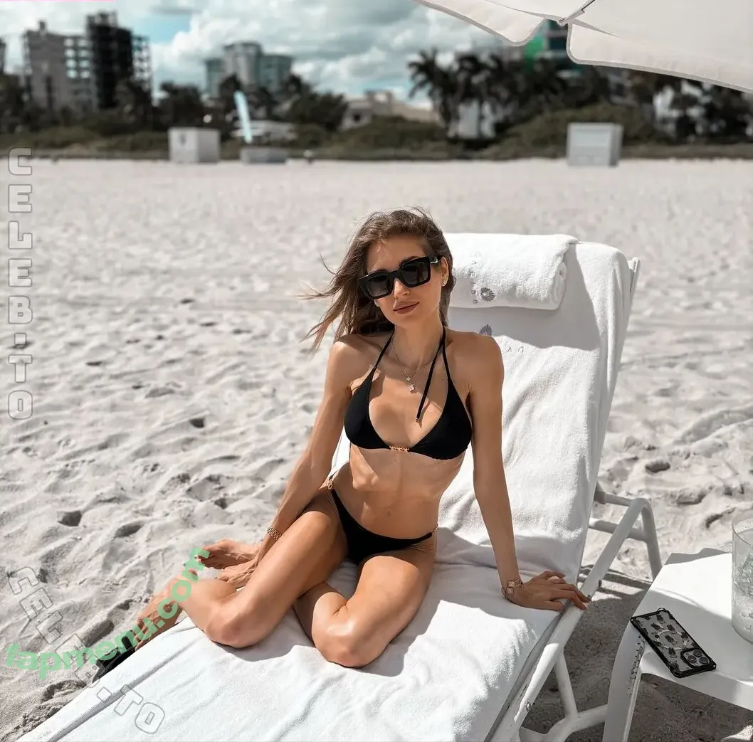 Cathy Hummels nude photo #1160 (cathy_hummels / cathyhummels)