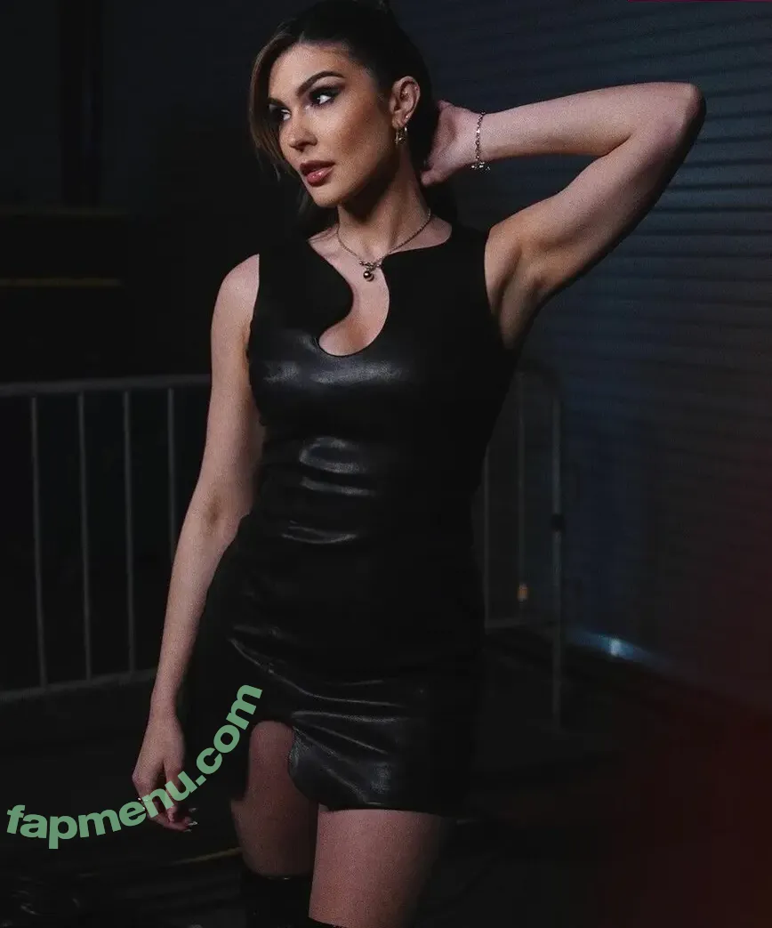 Cathy Kelley nude photo #0185 (catherinekelley / cathykelley / itscathykelley)