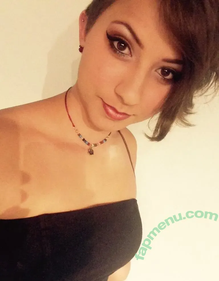 Catie Wayne nude photo #0023 (Boxxy / catieboxxy)