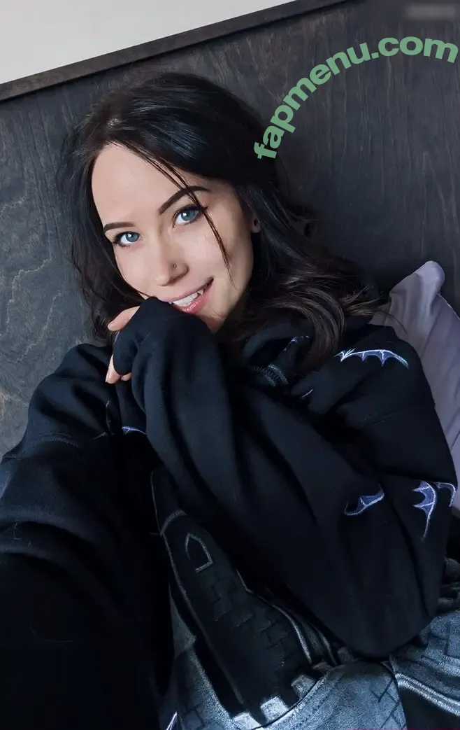 Catziilla nude photo #0105 (catziiilla / cptamaziing / thecatziilla)