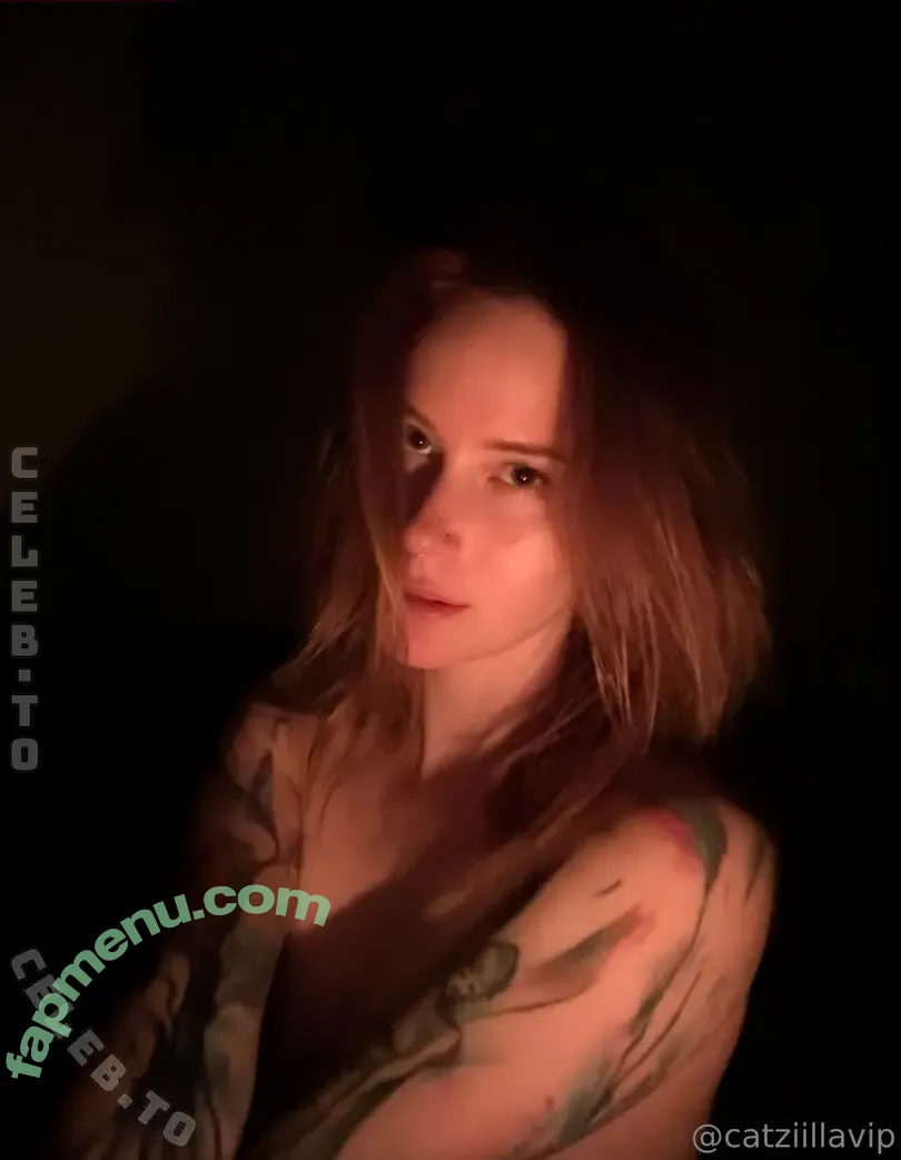 Catziilla nude photo #1011 (catzii / catziiilla / cptamaziing / thecatziilla)