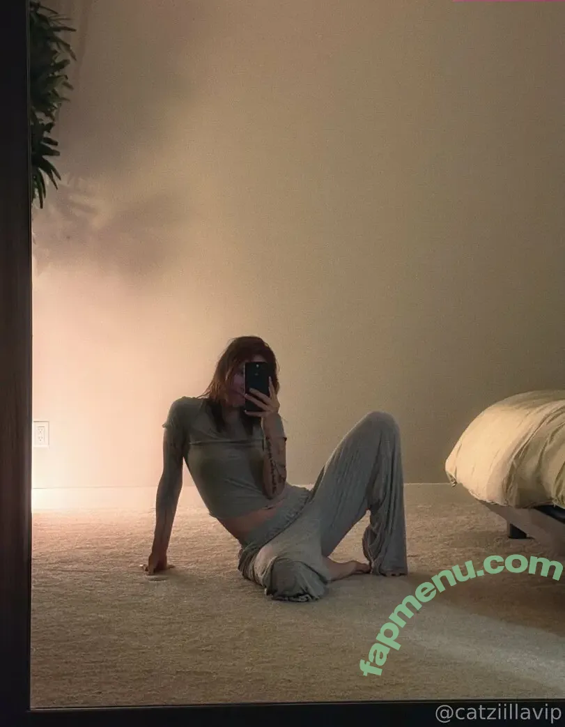 Catziilla nude photo #1017 (catzii / catziiilla / cptamaziing / thecatziilla)