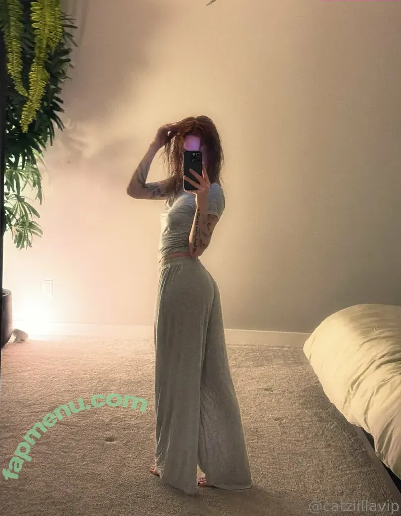 Catziilla nude photo #1022 (catzii / catziiilla / cptamaziing / thecatziilla)