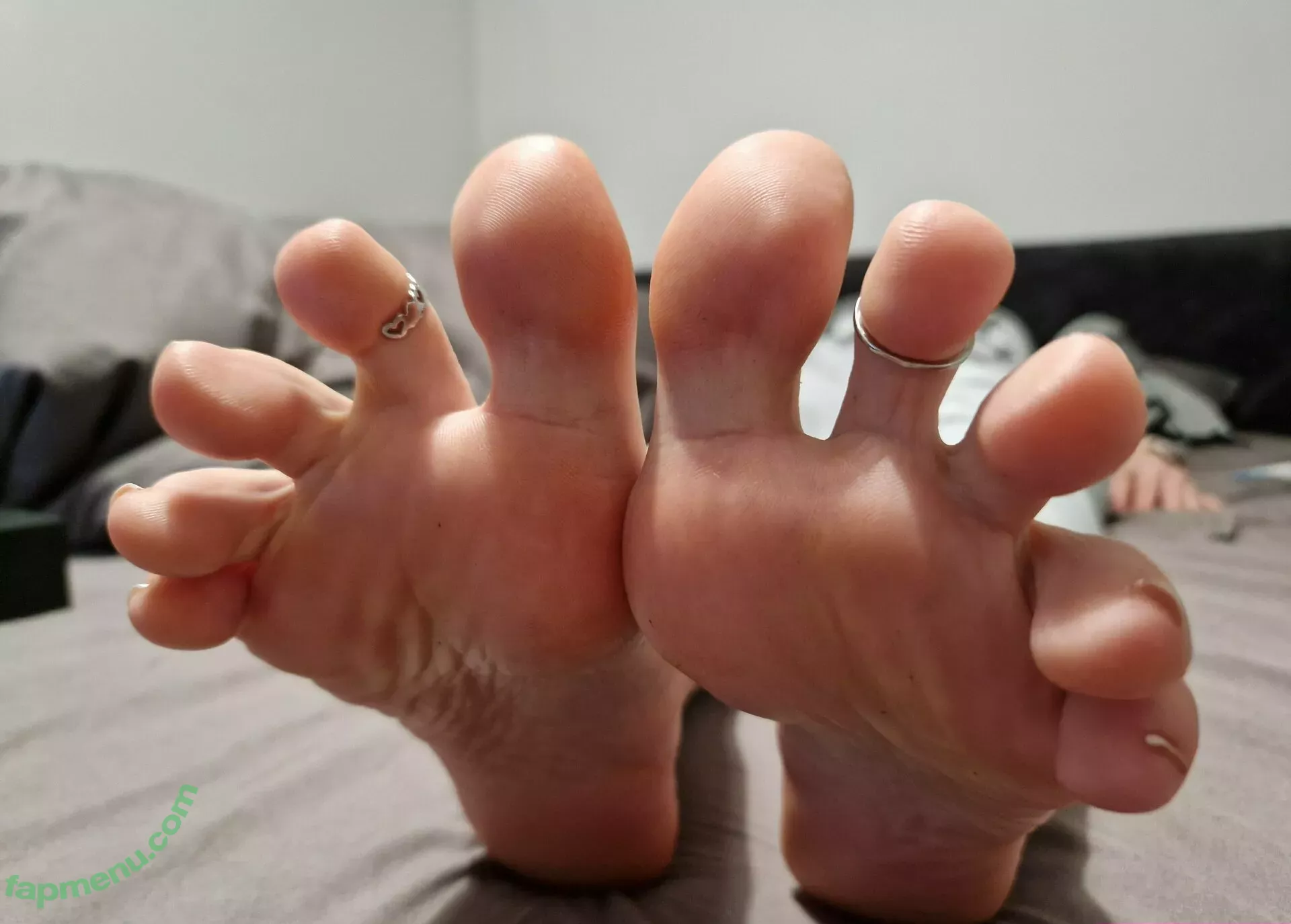 cavalierifeetfree nude photo #0027 (funwifelife)