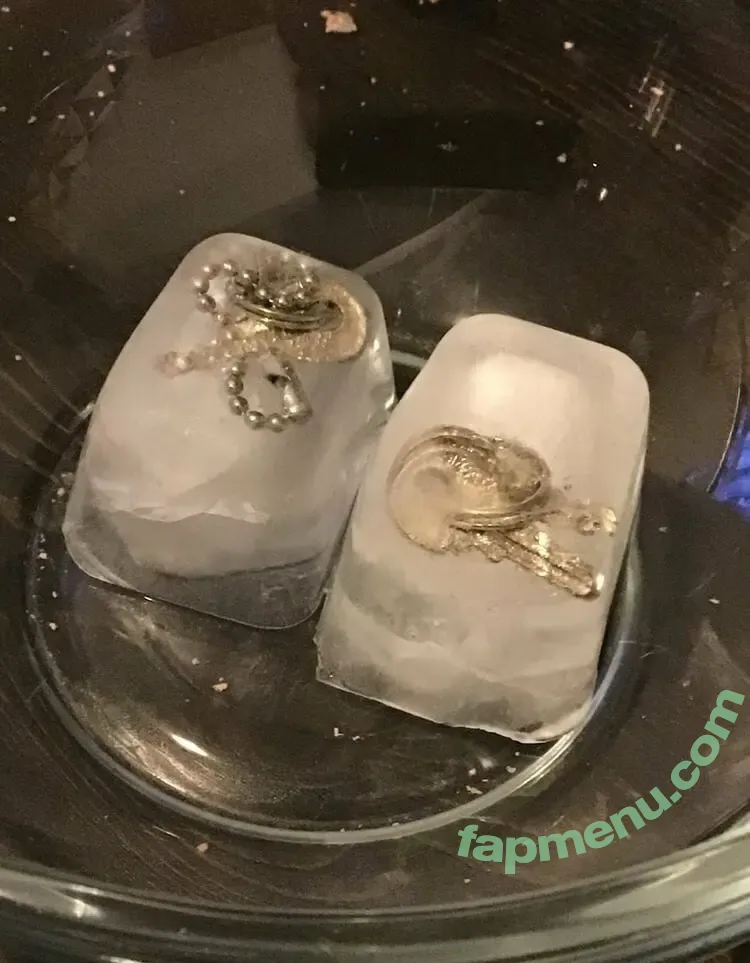 cdcarlyxo nude photo #0005 (cdcarlyxo)