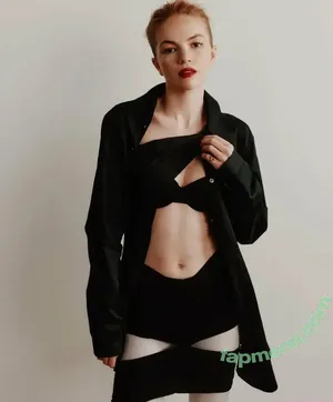 Ceara Coveney / cearacoveney nude photo #0068