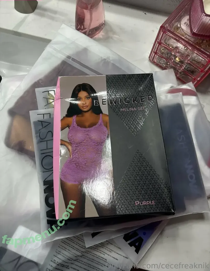 cecefreaknik nude photo #0001 (cecefreaknik)