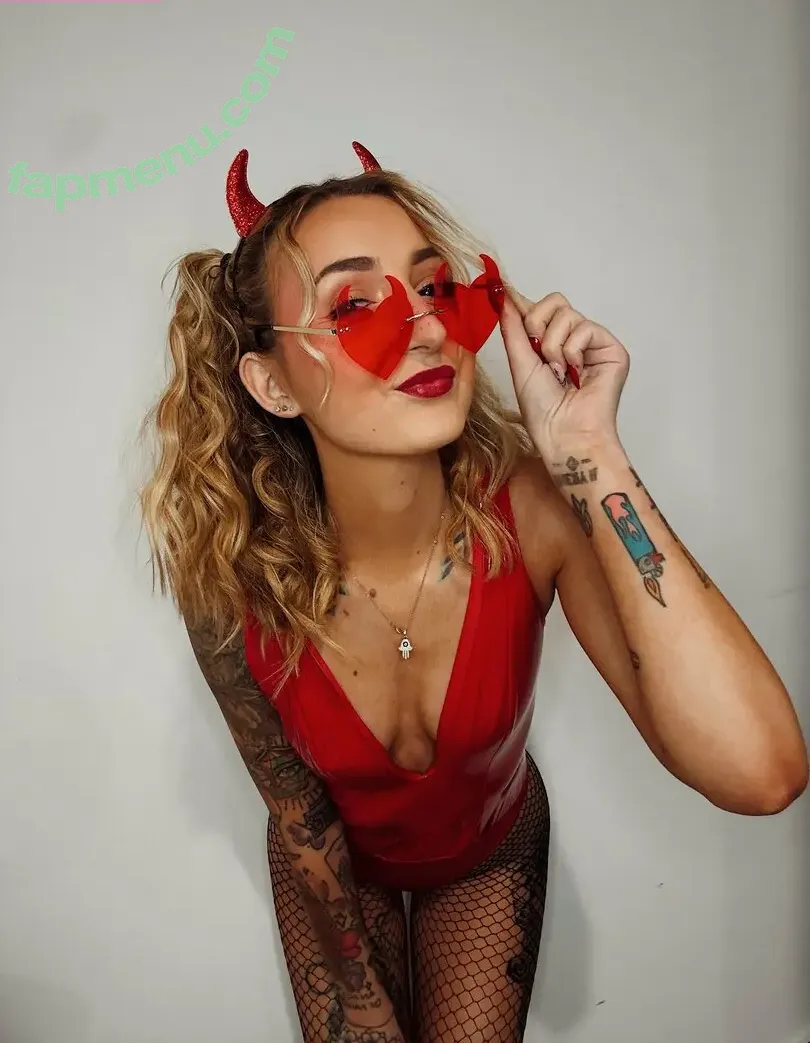 Cecelane nude photo #0012 (ceceelizabethlane)