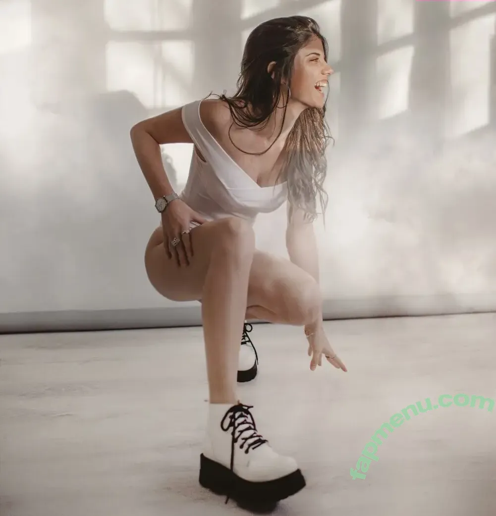Cele Pamio nude photo #0003 (Cele Pamio)