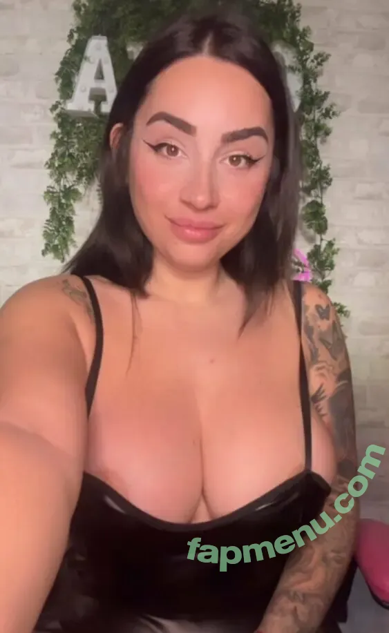 celiavb nude photo #0035 (celiavb)