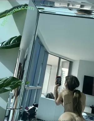 Celina Smith / Celinasmith / celbelly / itscelinasmith / itscelsmith nude photo #0034