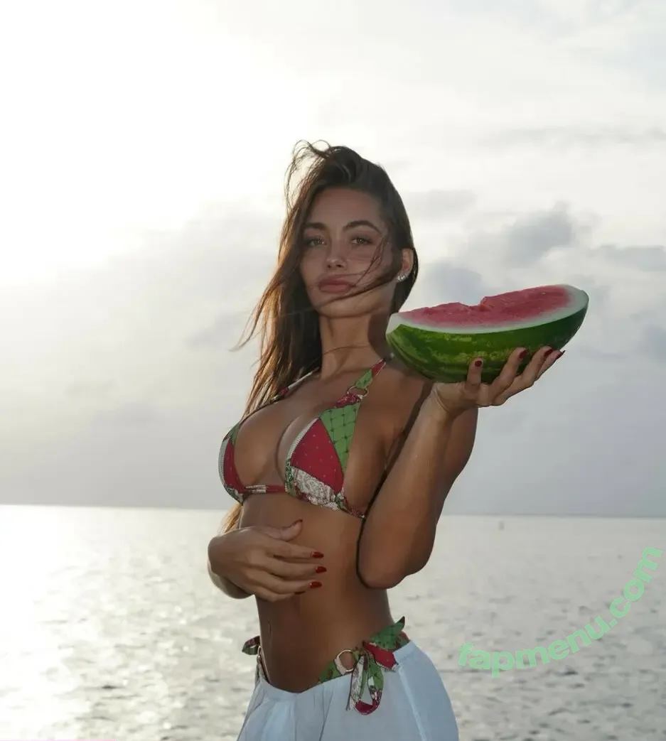 Celina Smith nude photo #0005 (itscelinasmith / itscelsmith)