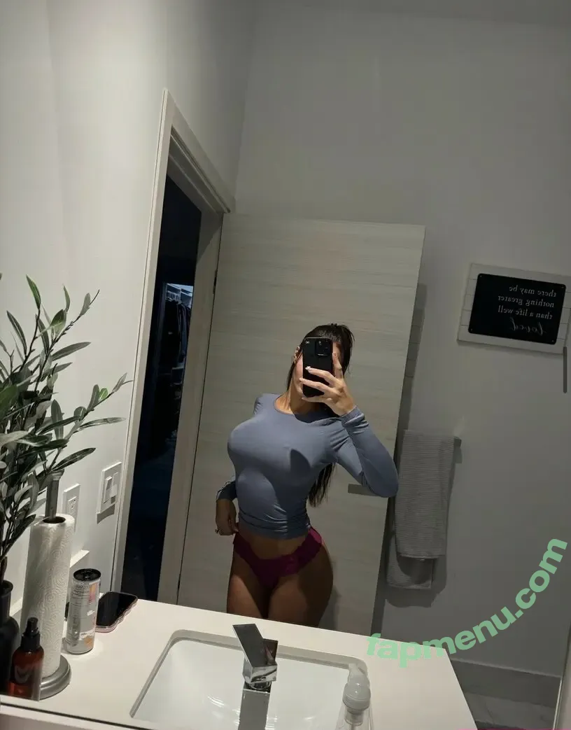 Celina Smith nude photo #0043 (Celinasmith / celbelly / itscelinasmith / itscelsmith)