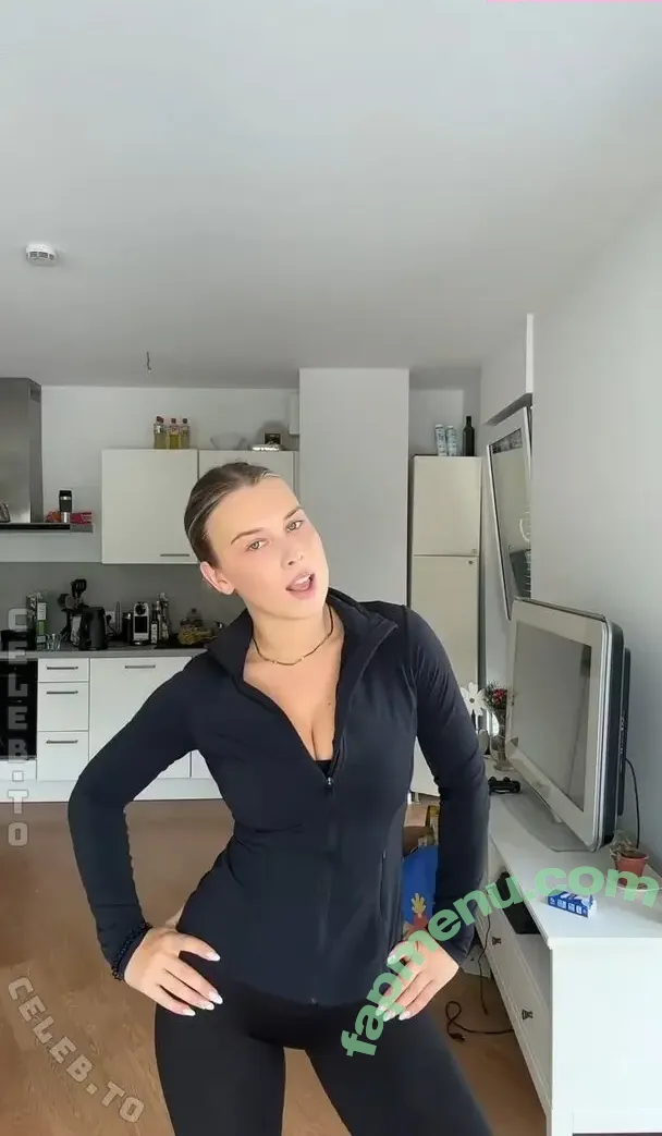 celinajoyy nude photo #0069 (celinajoyy)