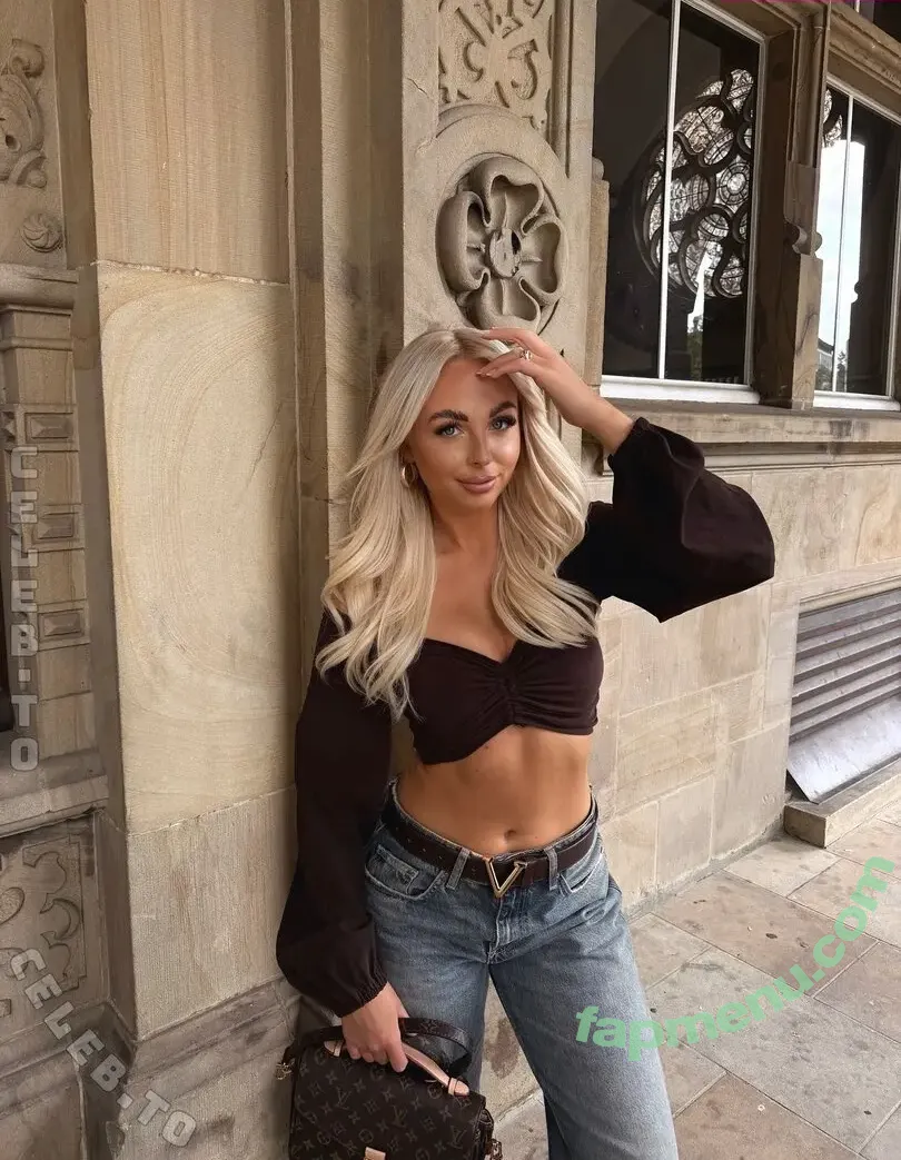 Celine Preuß nude photo #0103 (celine.pre)