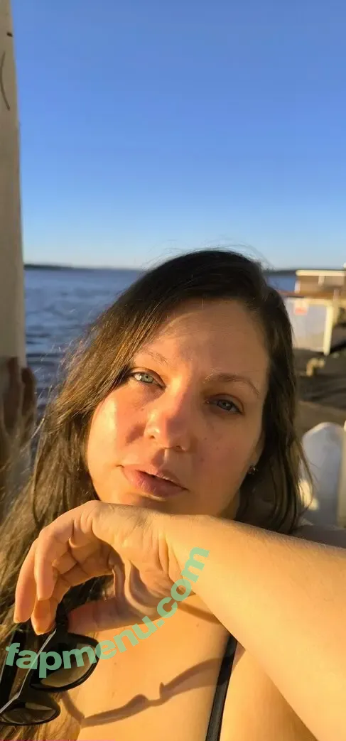 celinemorgann nude photo #0019 (UmmYeaImACozyGurl)