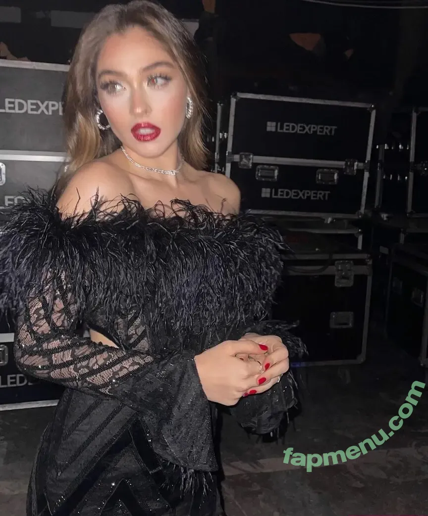 Cemre Baysel nude photo #0036 (cemrebaysel)