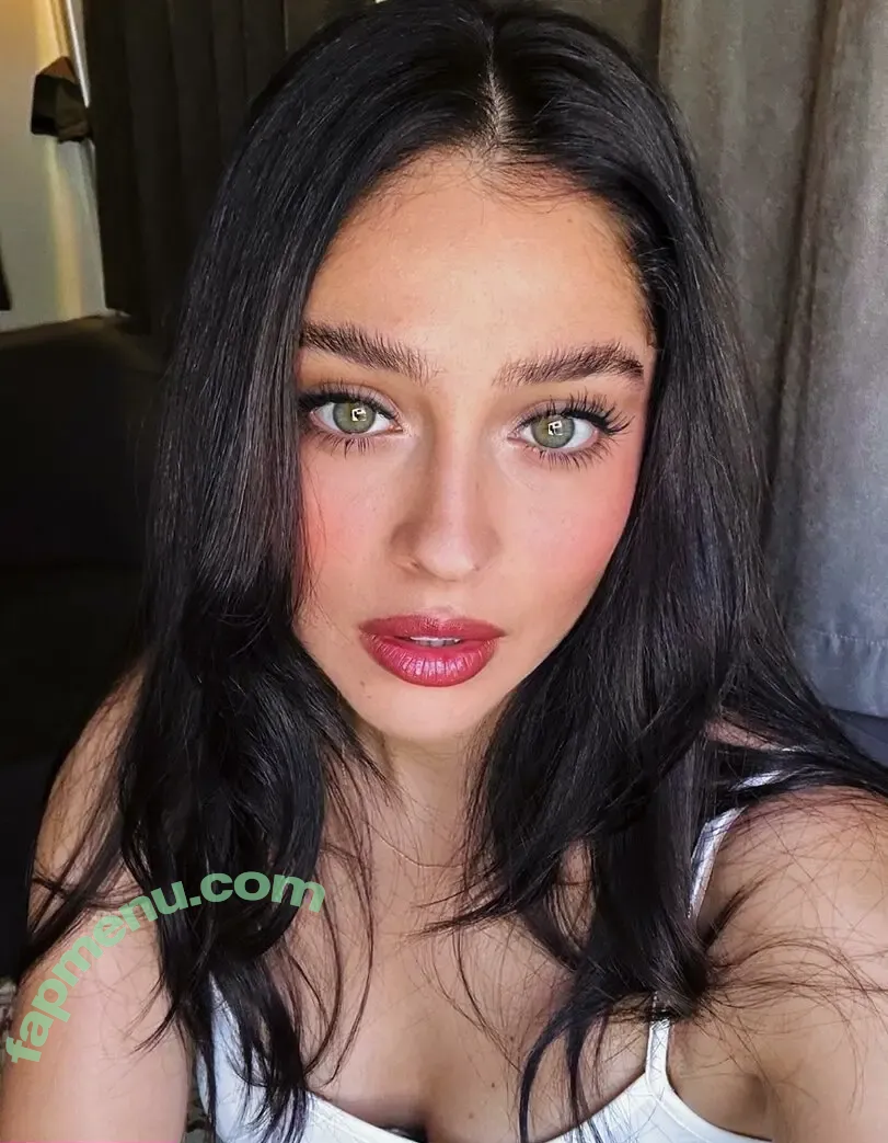 Cemre Baysel nude photo #0044 (cemrebaysel)