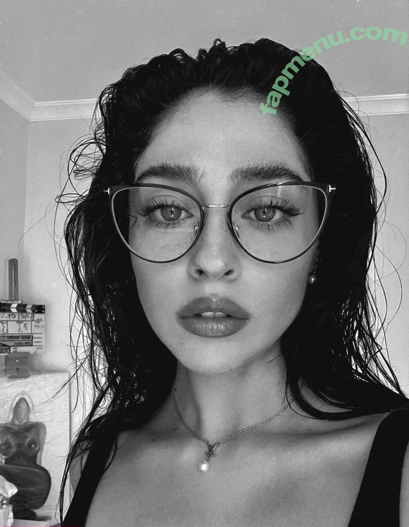 Cemre Baysel nude photo #0054 (cemrebaysel)