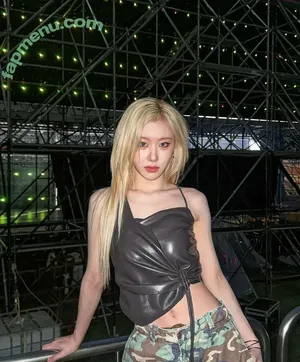 Chaeryeong / ITZY (채령 / chaerrry0 nude photo #0020