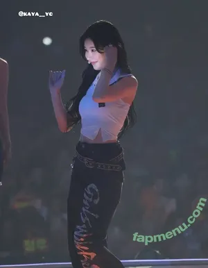 Chaeryeong / ITZY (채령 / chaerrry0 nude photo #0260