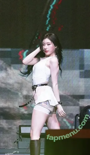 Chaeryeong / ITZY (채령 / chaerrry0 nude photo #0264