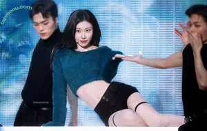 Chaeryeong / ITZY (채령 / chaerrry0 nude photo #0302