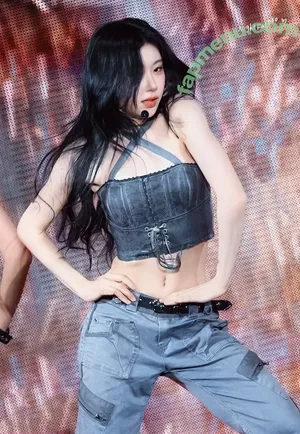 Chaeryeong / ITZY (채령 / chaerrry0 nude photo #0310