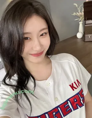 Chaeryeong / ITZY (채령 / chaerrry0 nude photo #0312