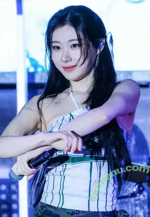 Chaeryeong / ITZY (채령 / chaerrry0 nude photo #0315