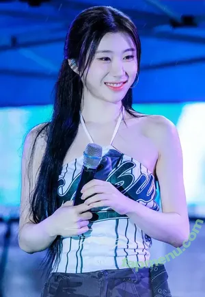 Chaeryeong / ITZY (채령 / chaerrry0 nude photo #0323