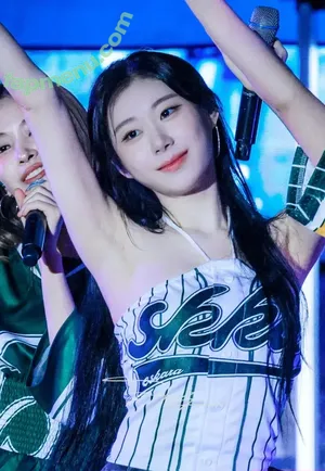 Chaeryeong / ITZY (채령 / chaerrry0 nude photo #0326