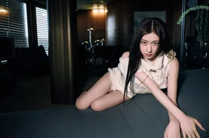 Chaeryeong / ITZY (채령 / chaerrry0 nude photo #0384