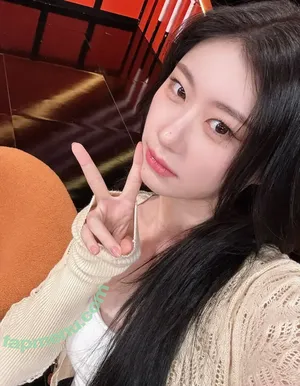 Chaeryeong / ITZY (채령 / chaerrry0 nude photo #0432