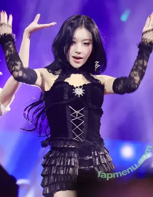 Chaeryeong / ITZY (채령 / chaerrry0 nude photo #0445