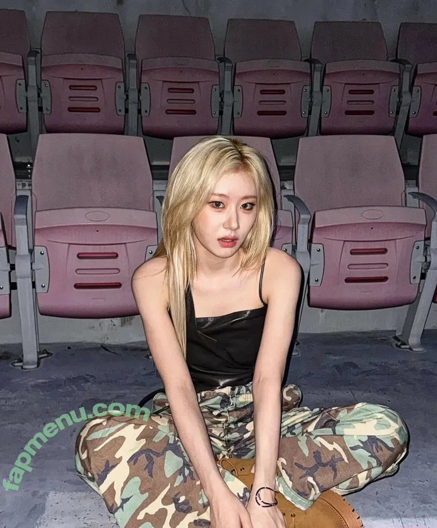 Chaeryeong nude photo #0015 (ITZY (채령 / chaerrry0)