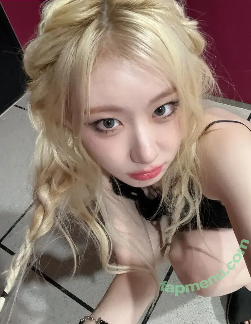 Chaeryeong nude photo #0025 (ITZY (채령 / chaerrry0)