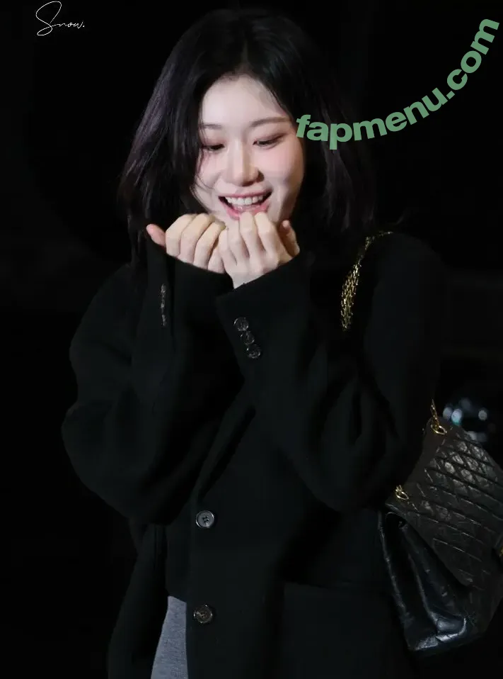 Chaeryeong nude photo #0039 (ITZY (채령 / chaerrry0)