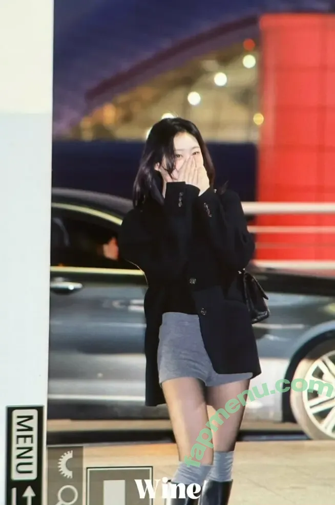 Chaeryeong nude photo #0040 (ITZY (채령 / chaerrry0)