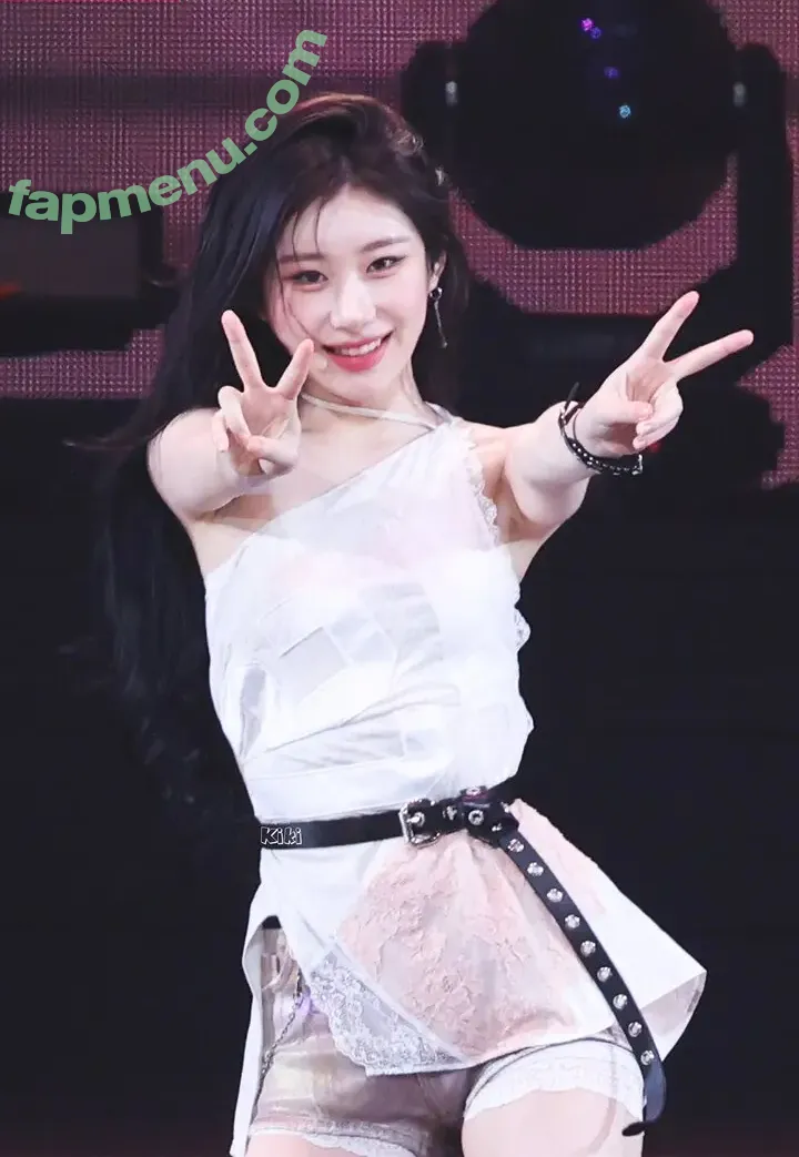 Chaeryeong nude photo #0263 (ITZY (채령 / chaerrry0)
