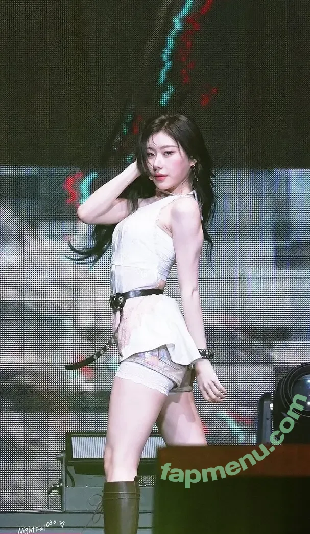 Chaeryeong nude photo #0264 (ITZY (채령 / chaerrry0)