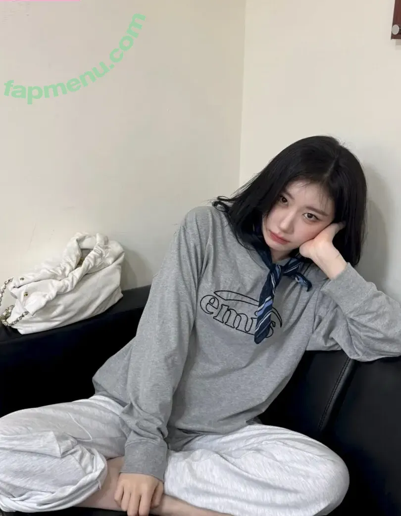 Chaeryeong nude photo #0268 (ITZY (채령 / chaerrry0)
