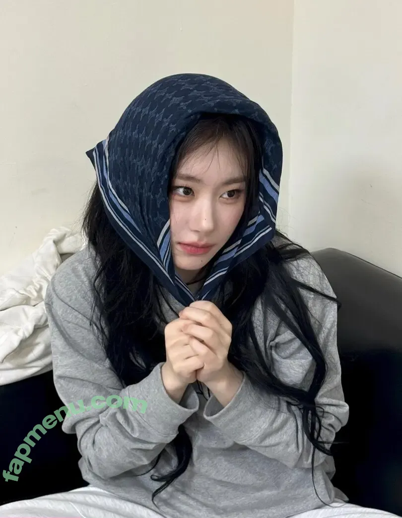 Chaeryeong nude photo #0272 (ITZY (채령 / chaerrry0)