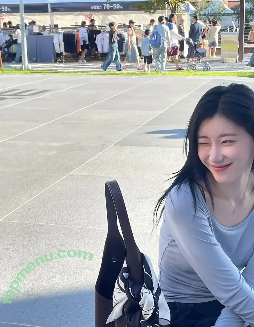 Chaeryeong nude photo #0286 (ITZY (채령 / chaerrry0)