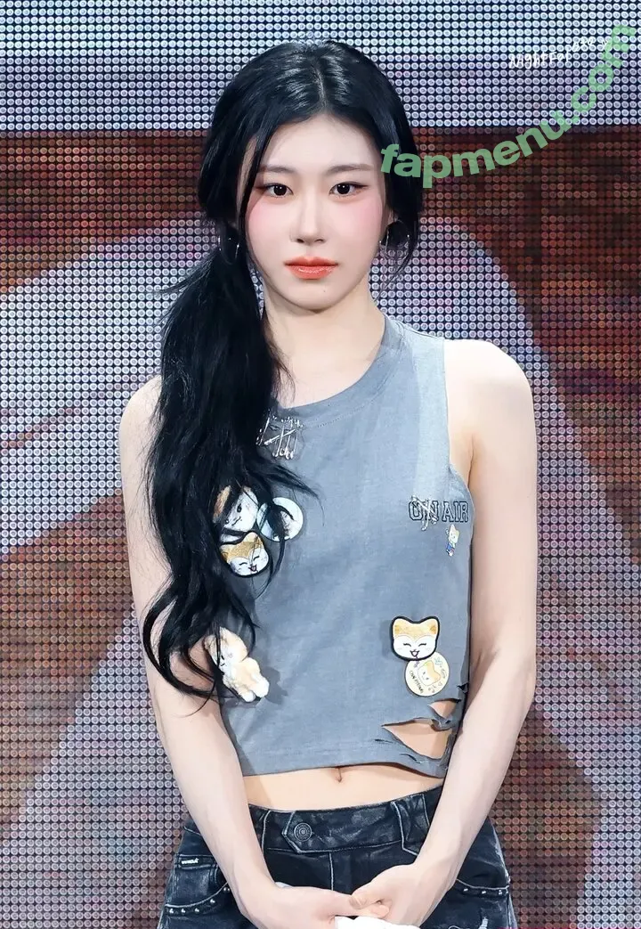 Chaeryeong nude photo #0307 (ITZY (채령 / chaerrry0)