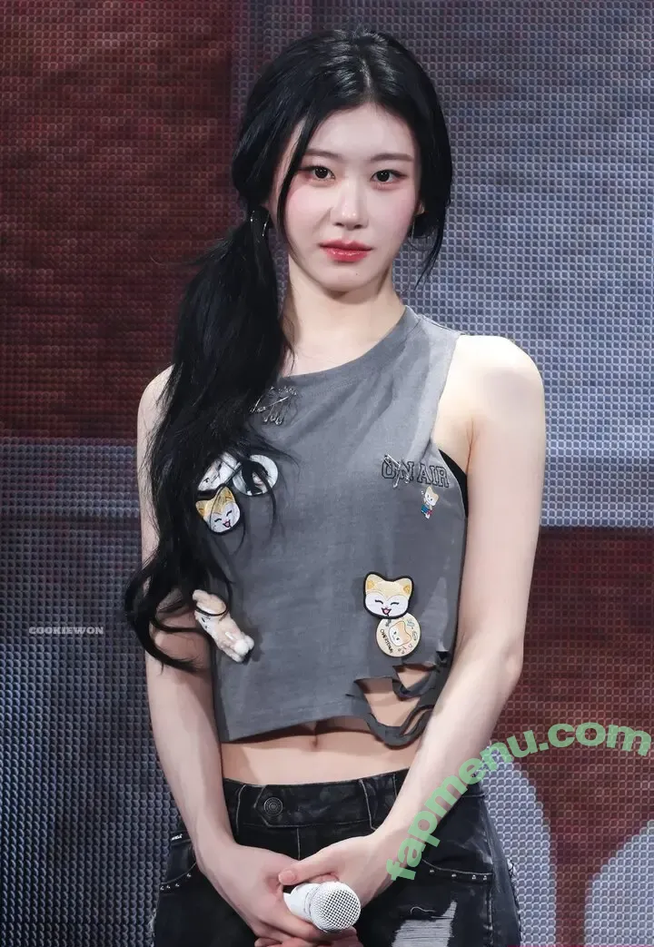 Chaeryeong nude photo #0309 (ITZY (채령 / chaerrry0)