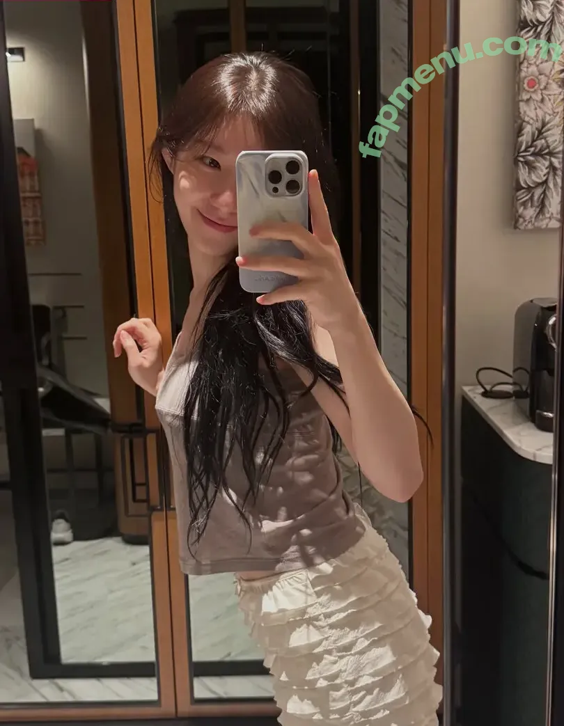 Chaeryeong nude photo #0354 (ITZY (채령 / chaerrry0)