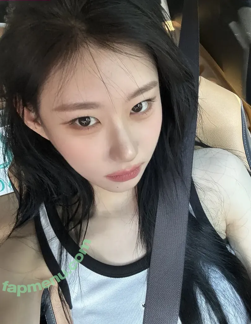 Chaeryeong nude photo #0358 (ITZY (채령 / chaerrry0)